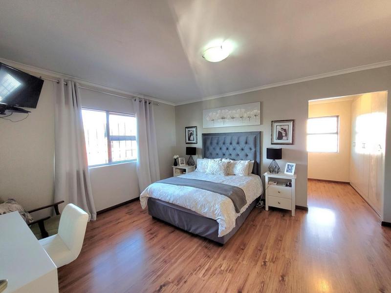 To Let 4 Bedroom Property for Rent in De Oude Spruit Western Cape